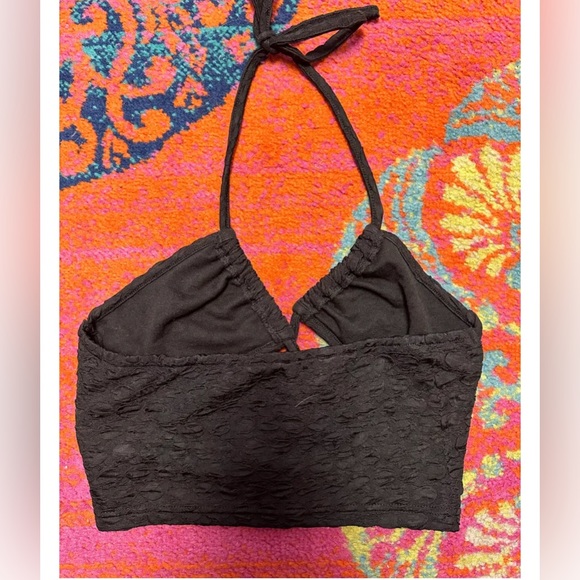 Cutout Top - Picture 3 of 4